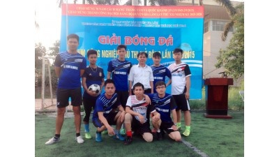 Do Thanh Aluminum participated in the first Phu Thi Industrial Cluster football tournament in 2015