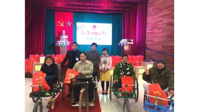Do Thanh Aluminum presents Tet gifts to wounded and sick soldiers on the occasion of the Lunar New Year 2016
