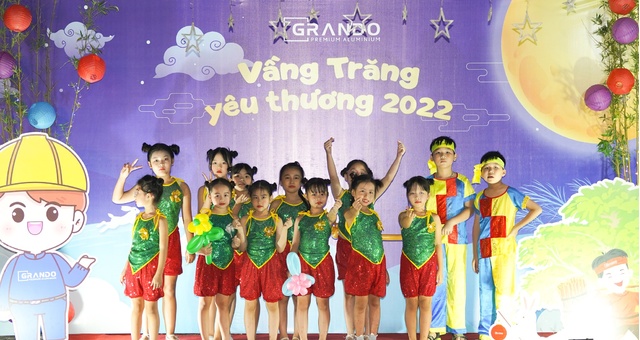 Đong đầy cảm xúc tại đêm hội “Vầng trăng yêu thương 2022"