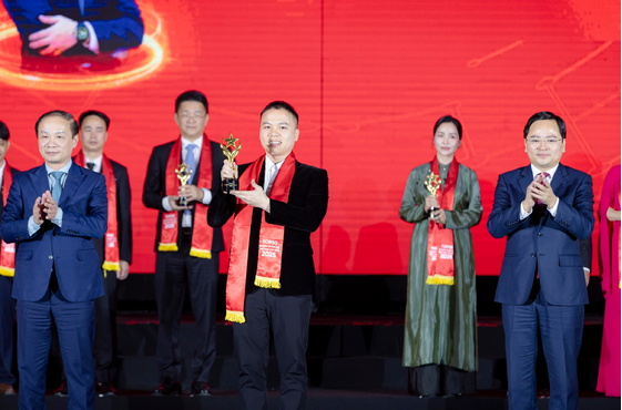 TGD Nguyễn Thái Sơn ghi danh top 30 doanh nhân trẻ Việt Nam tiêu biểu - Giải thưởng Sao Đỏ 2025