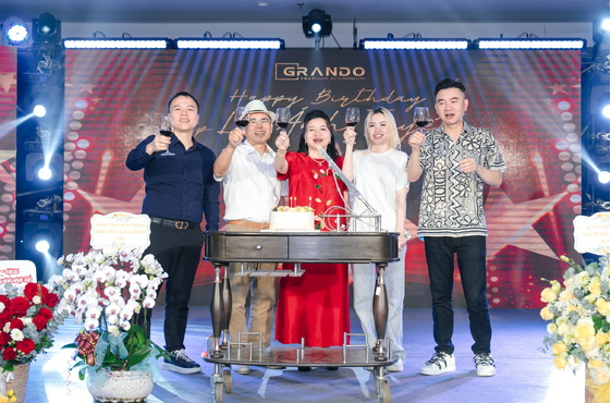  CHÚC MỪNG SINH NHẬT PHÓ CHỦ TỊCH HĐQT LÊ ÁNH TUYẾT – NGƯỜI GIỮ LỬA CỦA HƯNG PHÁT HOLDING 