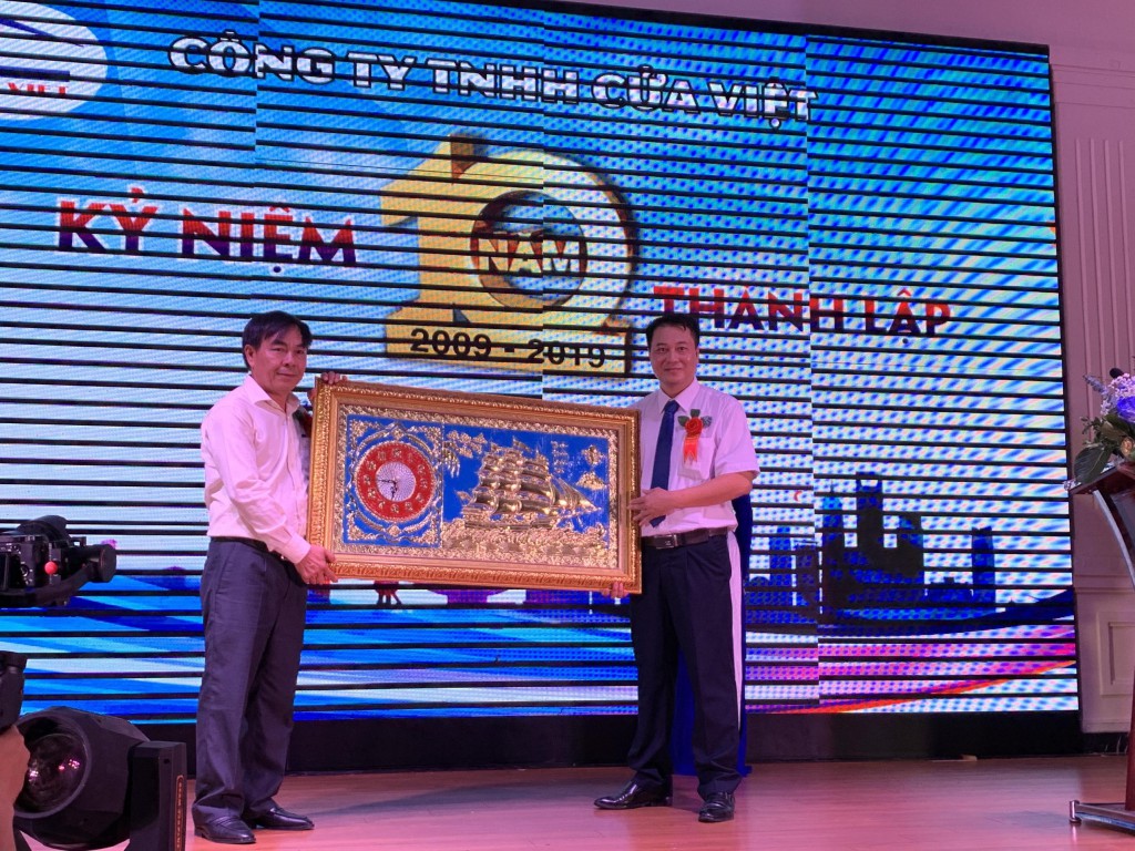 Nhôm Đô Thành chúc mừng kỉ niệm 10 năm thành lập CT TNHH Cửa Việt